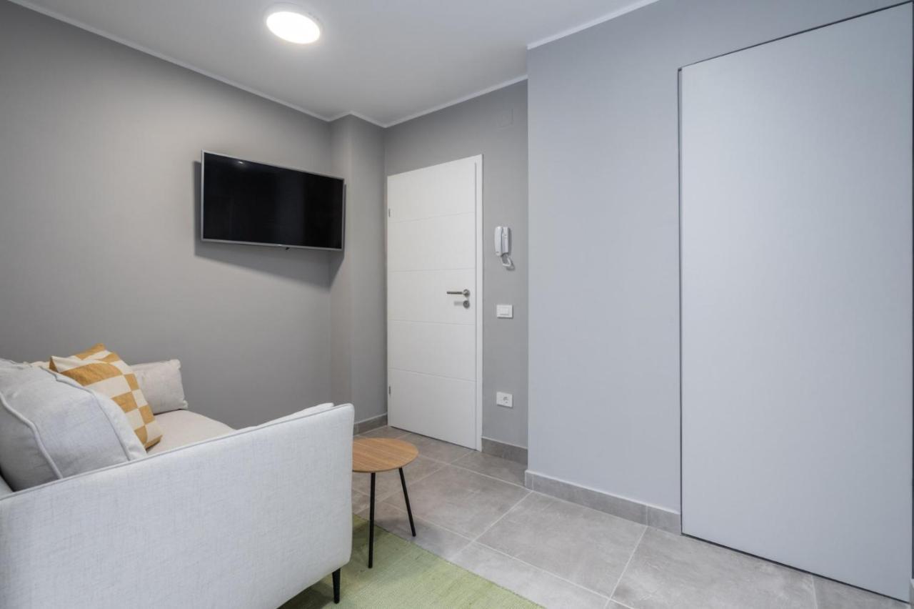 Alfie Center Apartment Bukarest Exteriör bild